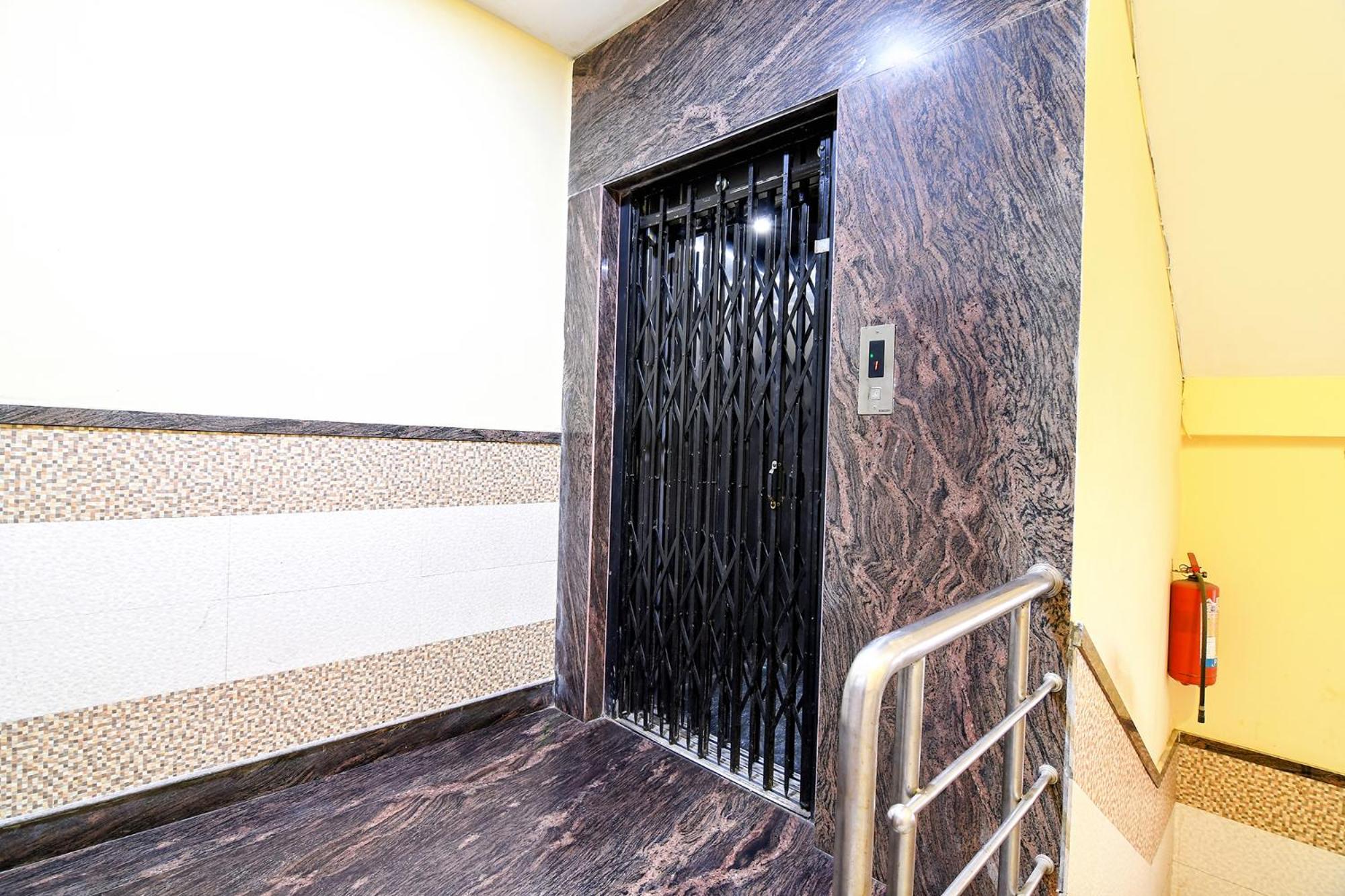Fabhotel Saltlake Palace - Nr Anandlok Hospital Kolkata Bagian luar foto